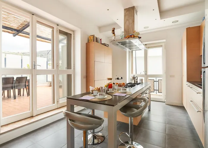 Yourhome - Olly House سورينتو