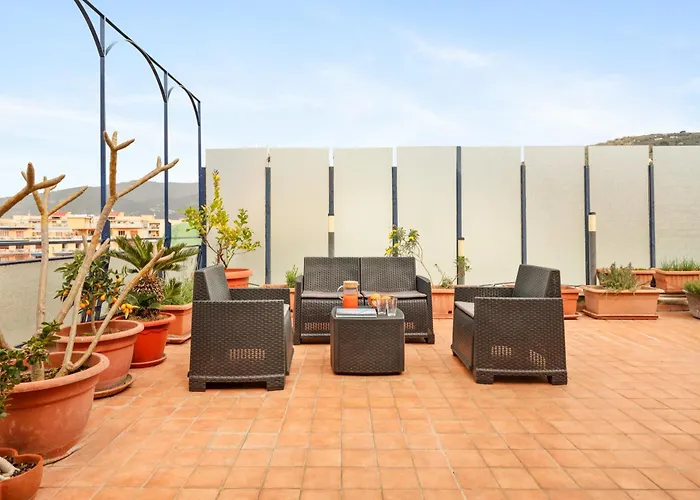 Yourhome - Olly House سورينتو